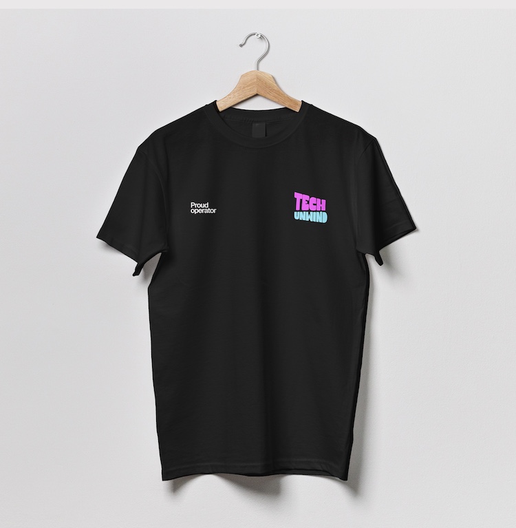 Hanging_T-Shirt_po